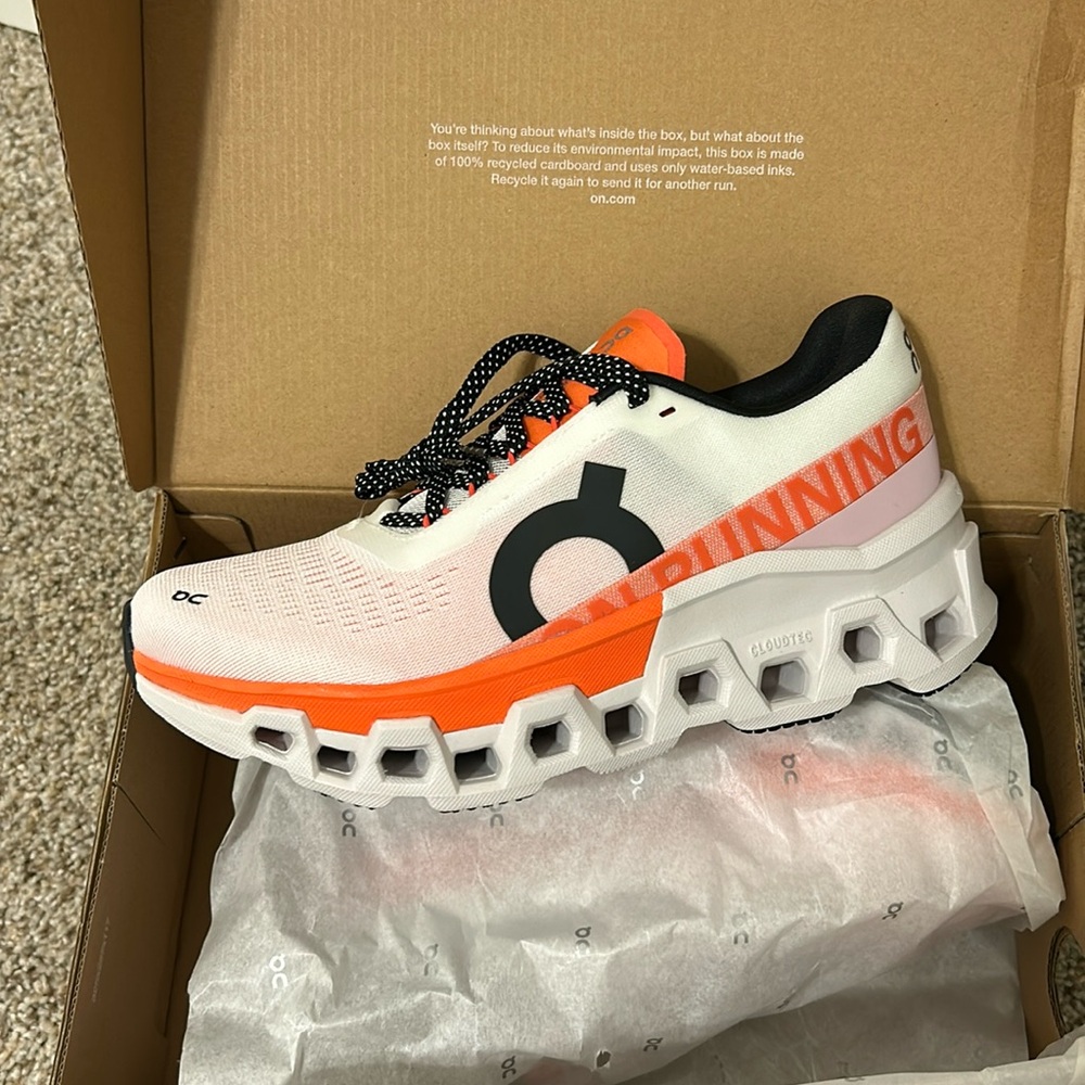 On Cloud size 8